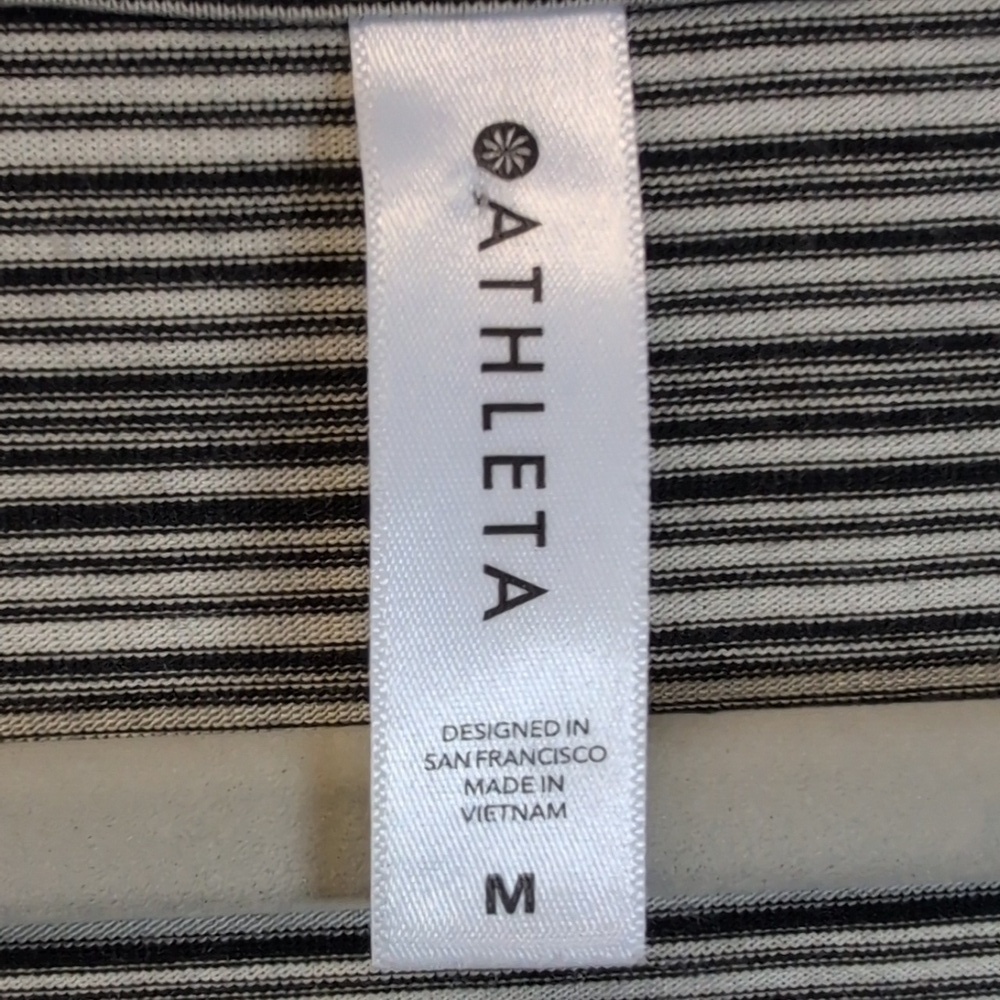 Athleta Cloudlight Stratus Striped Shirt Top Women's Size Medium EUC - Picture 5 of 8